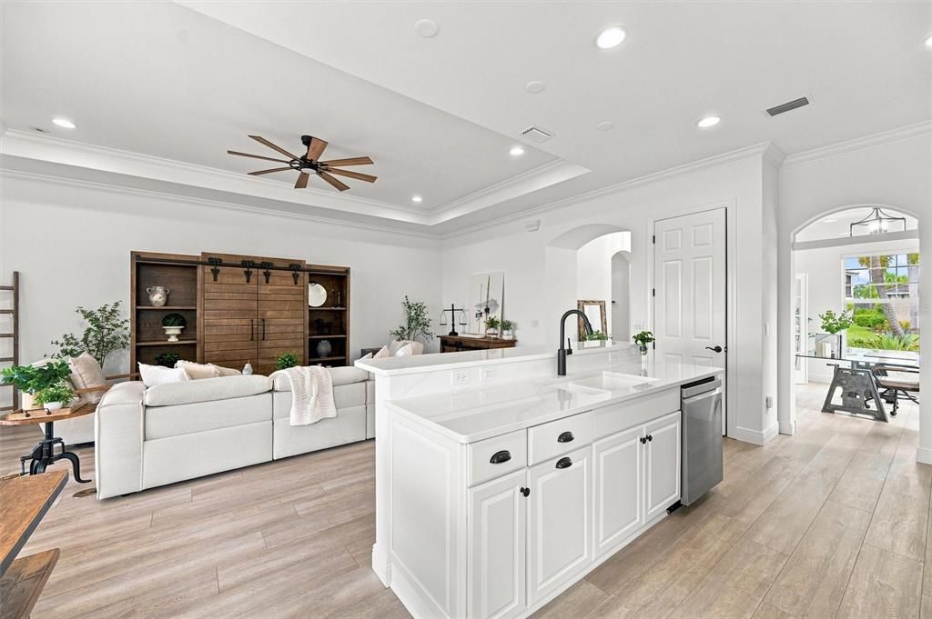 For Sale: $999,000 (3 beds, 2 baths, 2034 Square Feet)