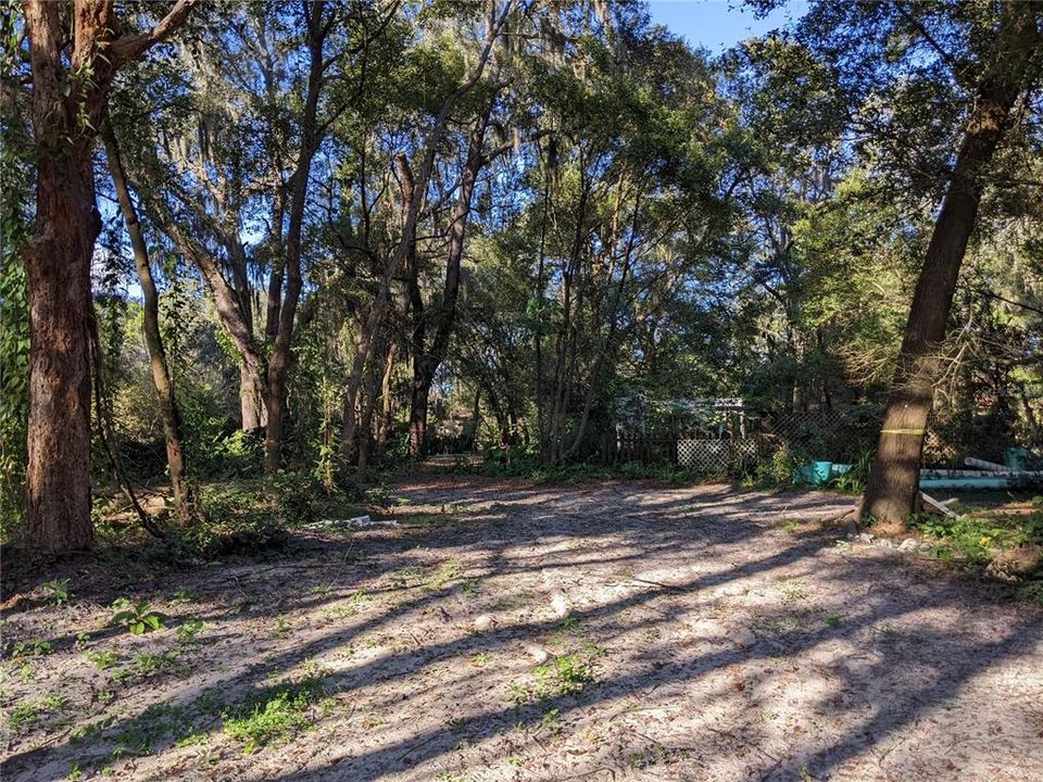 待售: $1,100,000 (4.66 acres)