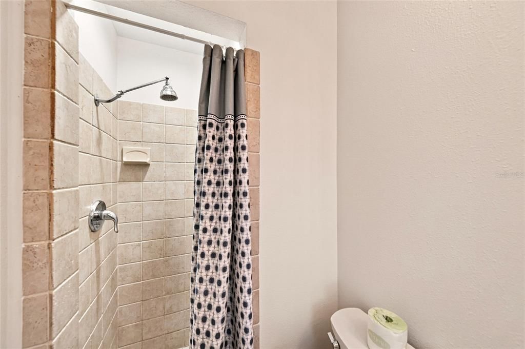 For Sale: $1,095,000 (2 beds, 2 baths, 1132 Square Feet)