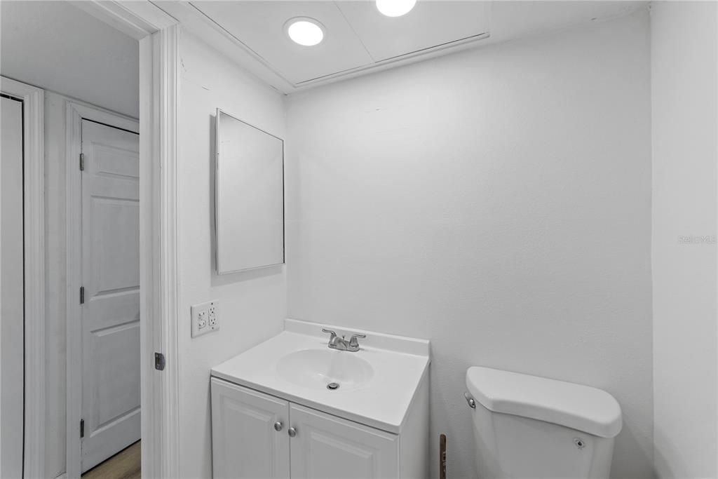 For Sale: $84,900 (2 beds, 2 baths, 1088 Square Feet)
