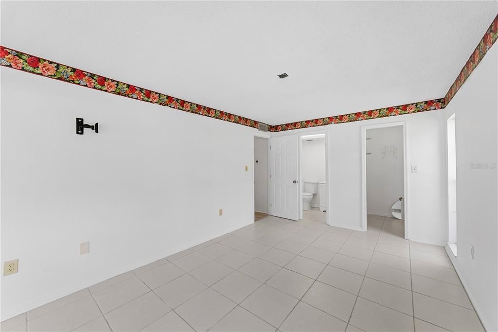 For Sale: $84,900 (2 beds, 2 baths, 1088 Square Feet)
