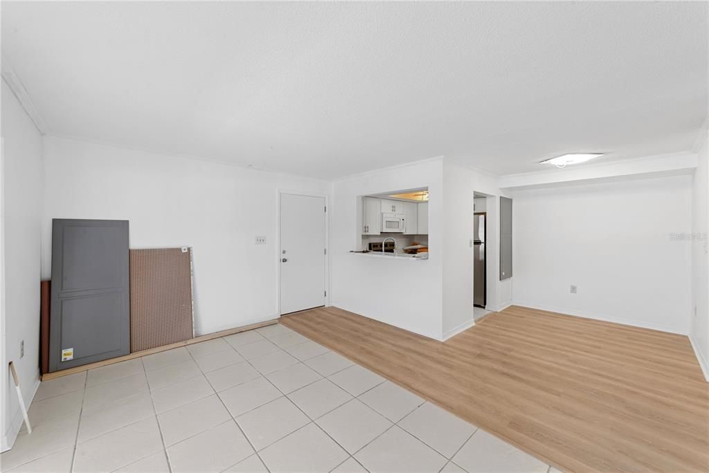 For Sale: $84,900 (2 beds, 2 baths, 1088 Square Feet)