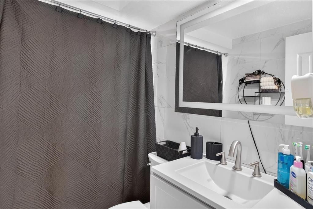 На продажу: $215,995 (3 спален, 1 ванн, 980 Квадратных фут)