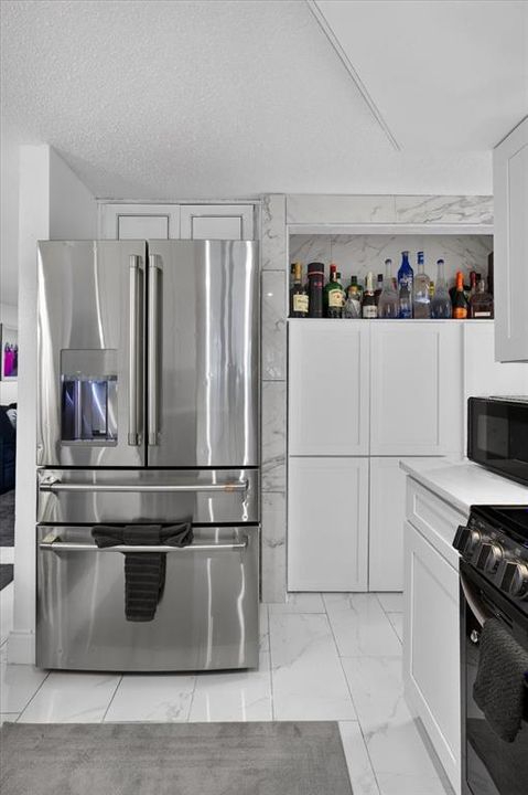 На продажу: $215,995 (3 спален, 1 ванн, 980 Квадратных фут)