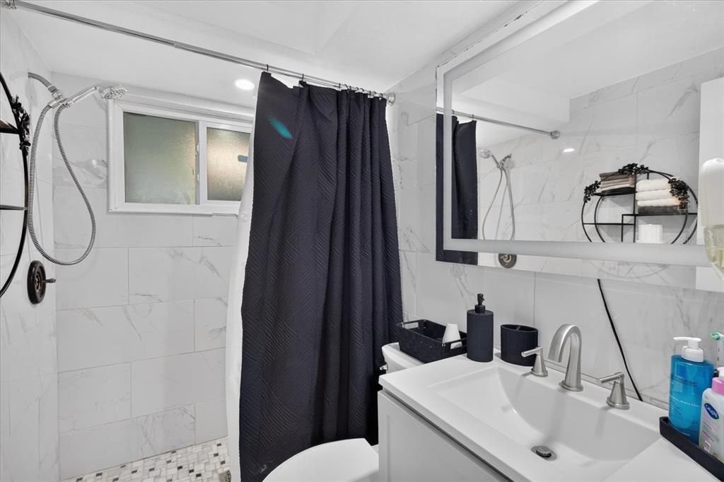 На продажу: $215,995 (3 спален, 1 ванн, 980 Квадратных фут)