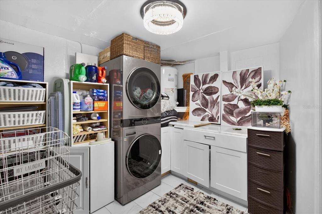 На продажу: $215,995 (3 спален, 1 ванн, 980 Квадратных фут)