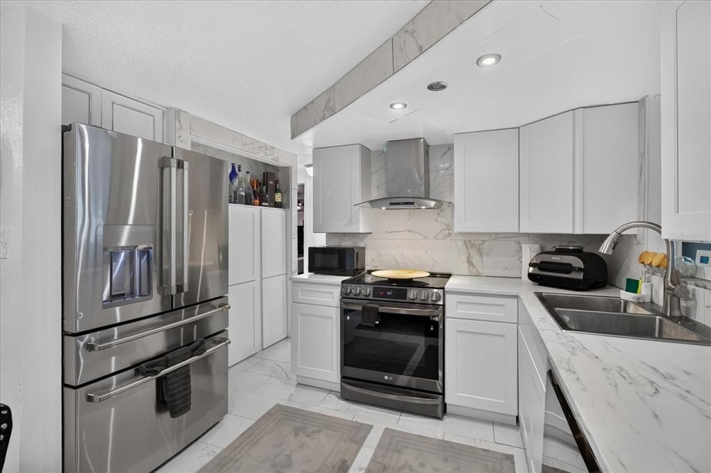 На продажу: $215,995 (3 спален, 1 ванн, 980 Квадратных фут)