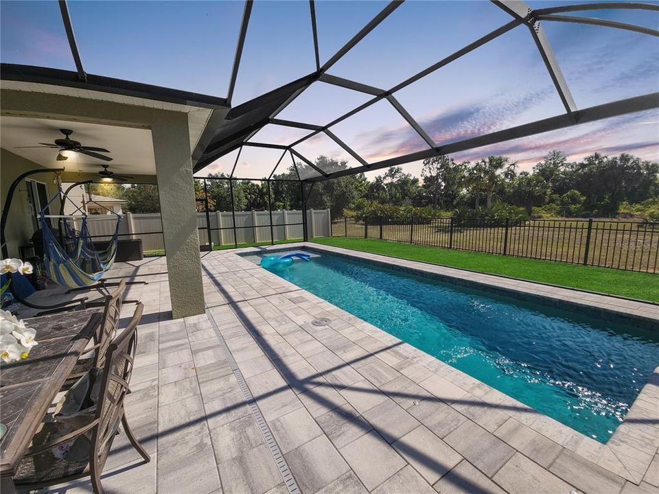 En Venta: $460,000 (5 camas, 2 baños, 2862 Pies cuadrados)