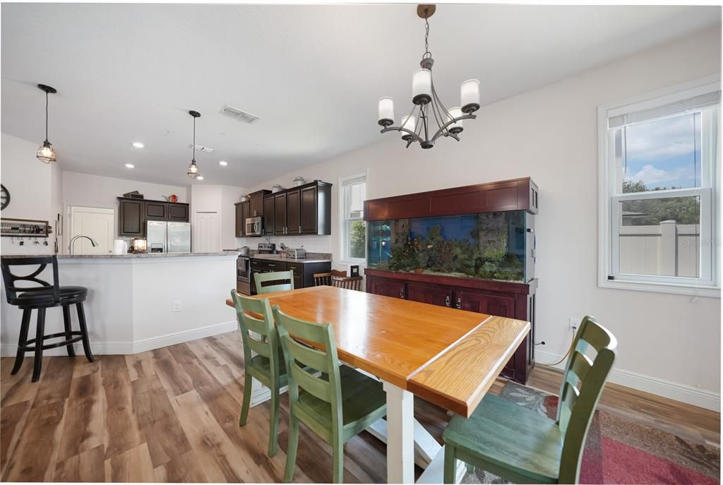 En Venta: $460,000 (5 camas, 2 baños, 2862 Pies cuadrados)