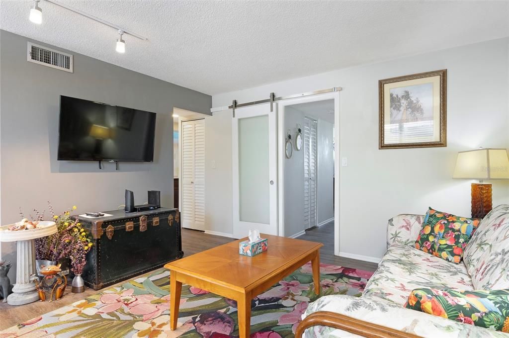 En Venta: $165,000 (1 camas, 1 baños, 930 Pies cuadrados)