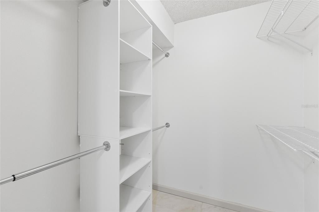 На продажу: $270,000 (2 спален, 2 ванн, 1130 Квадратных фут)