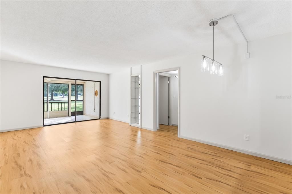 На продажу: $270,000 (2 спален, 2 ванн, 1130 Квадратных фут)