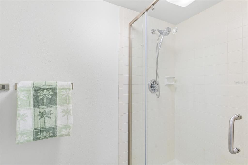 На продажу: $270,000 (2 спален, 2 ванн, 1130 Квадратных фут)