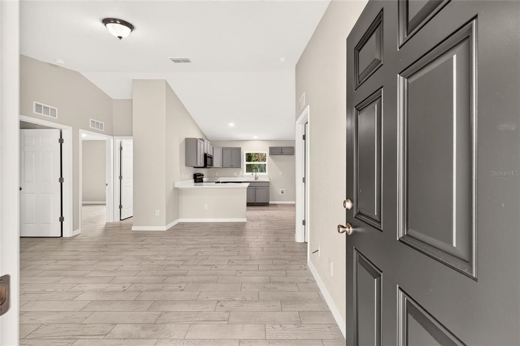 For Sale: $239,000 (3 beds, 2 baths, 1091 Square Feet)
