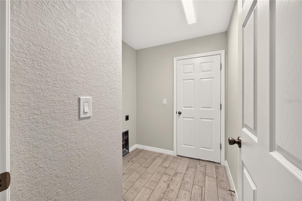 For Sale: $239,000 (3 beds, 2 baths, 1091 Square Feet)