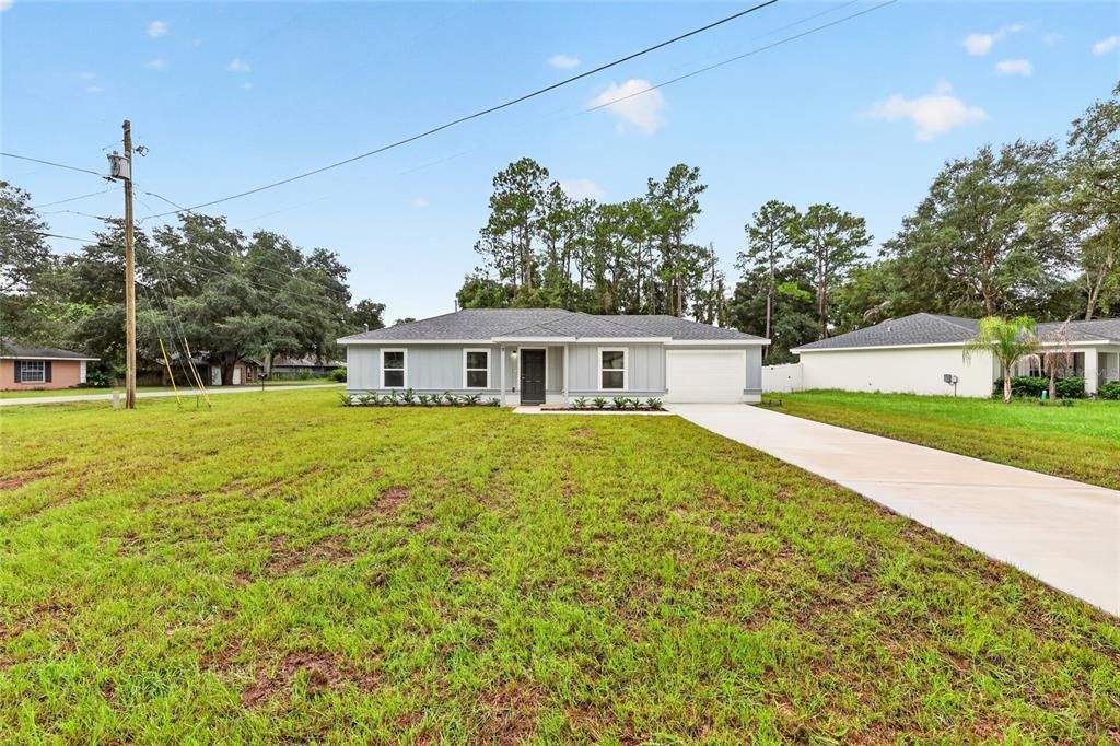 For Sale: $239,000 (3 beds, 2 baths, 1091 Square Feet)