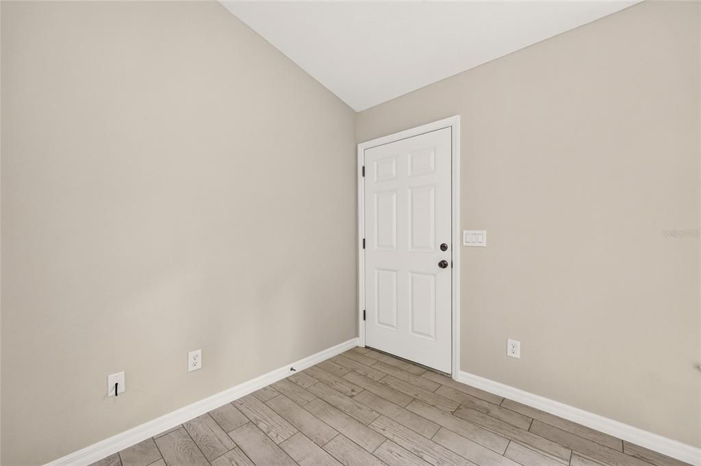 For Sale: $239,000 (3 beds, 2 baths, 1091 Square Feet)