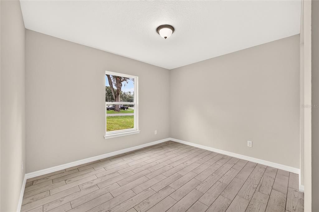 For Sale: $239,000 (3 beds, 2 baths, 1091 Square Feet)