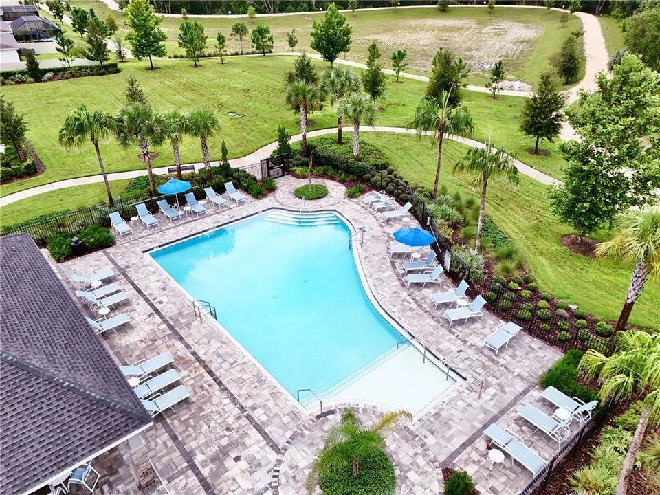 For Sale: $850,000 (6 beds, 4 baths, 4142 Square Feet)