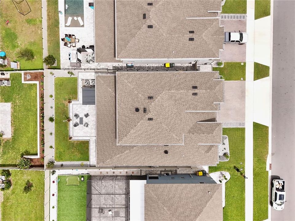 For Sale: $850,000 (6 beds, 4 baths, 4142 Square Feet)