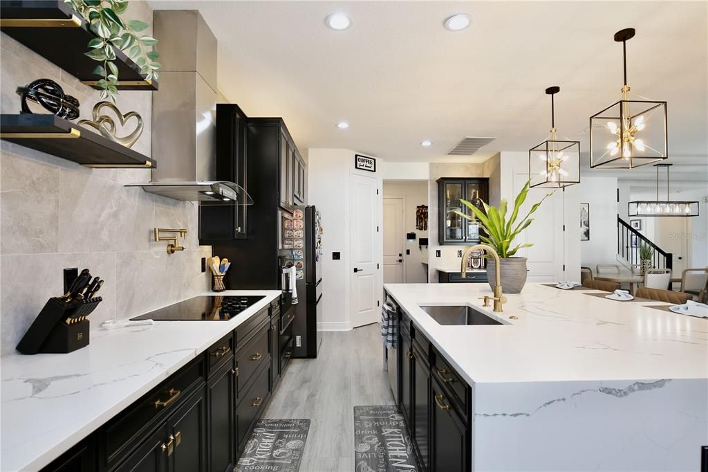 For Sale: $850,000 (6 beds, 4 baths, 4142 Square Feet)