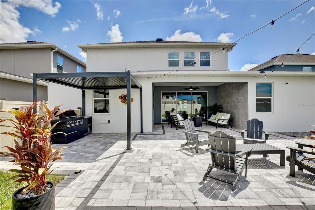 For Sale: $850,000 (6 beds, 4 baths, 4142 Square Feet)