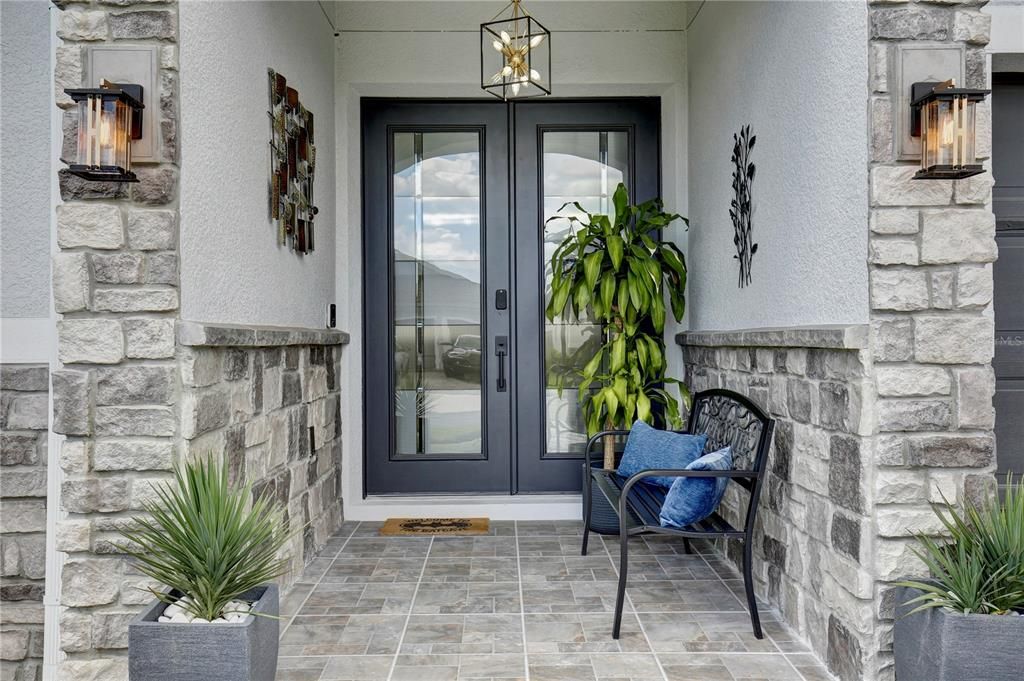 For Sale: $850,000 (6 beds, 4 baths, 4142 Square Feet)