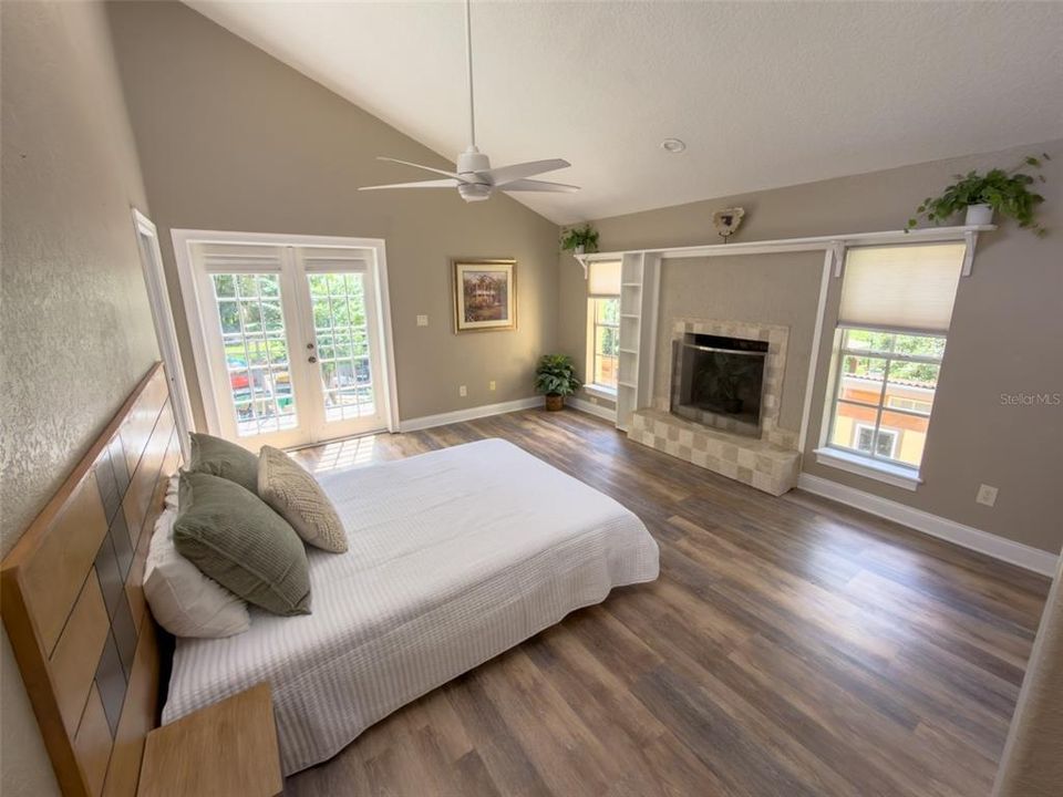 For Sale: $1,495,000 (4 beds, 3 baths, 3648 Square Feet)