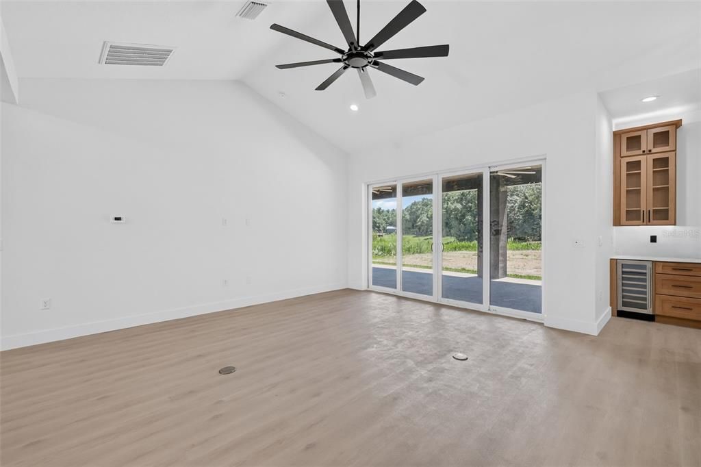 На продажу: $599,900 (4 спален, 2 ванн, 2823 Квадратных фут)