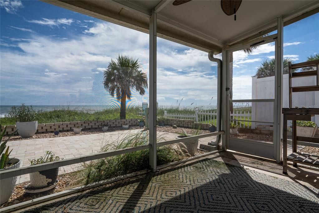 For Sale: $895,900 (2 beds, 2 baths, 984 Square Feet)