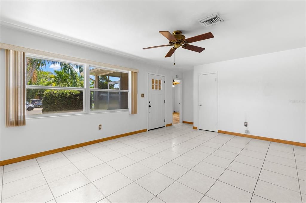 En Venta: $399,900 (3 camas, 2 baños, 1478 Pies cuadrados)