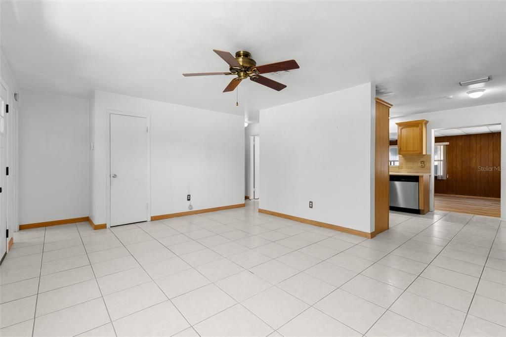 En Venta: $399,900 (3 camas, 2 baños, 1478 Pies cuadrados)
