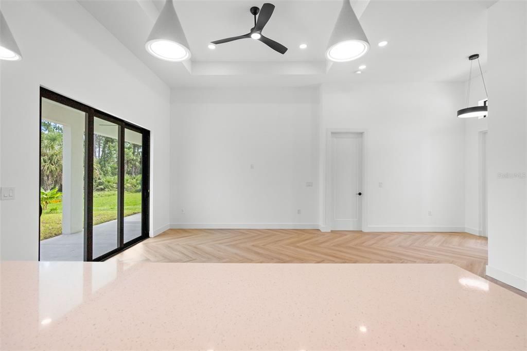 На продажу: $429,900 (4 спален, 2 ванн, 1834 Квадратных фут)