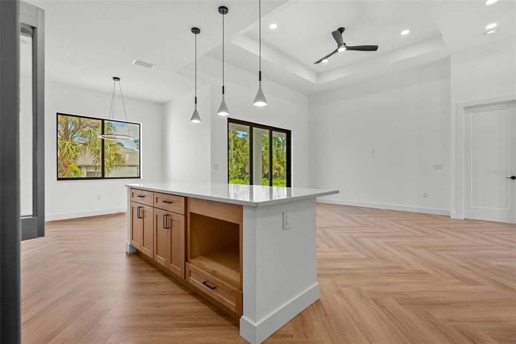 На продажу: $429,900 (4 спален, 2 ванн, 1834 Квадратных фут)