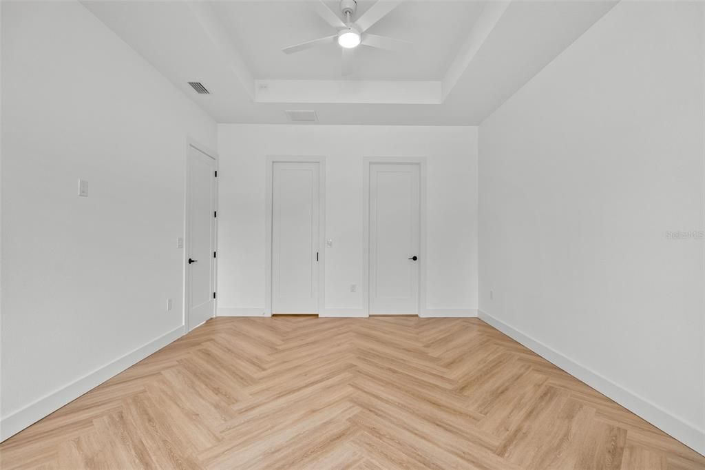 На продажу: $429,900 (4 спален, 2 ванн, 1834 Квадратных фут)