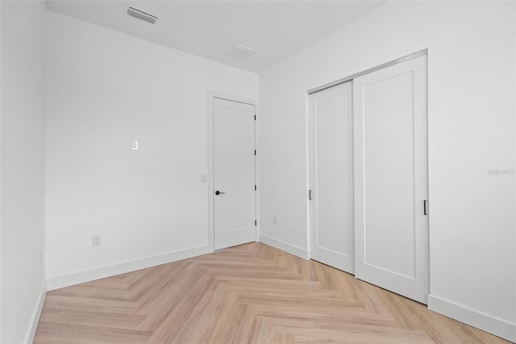 На продажу: $429,900 (4 спален, 2 ванн, 1834 Квадратных фут)