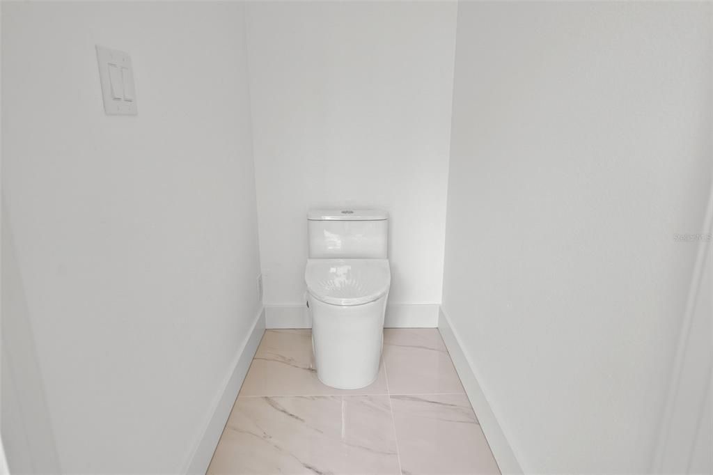 На продажу: $429,900 (4 спален, 2 ванн, 1834 Квадратных фут)