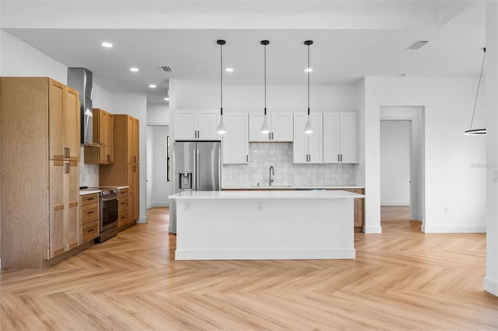 На продажу: $429,900 (4 спален, 2 ванн, 1834 Квадратных фут)