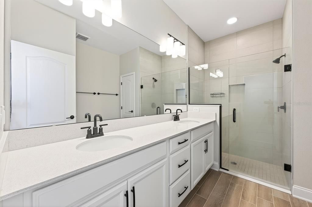 For Rent: $2,500 (3 beds, 2 baths, 1603 Square Feet)