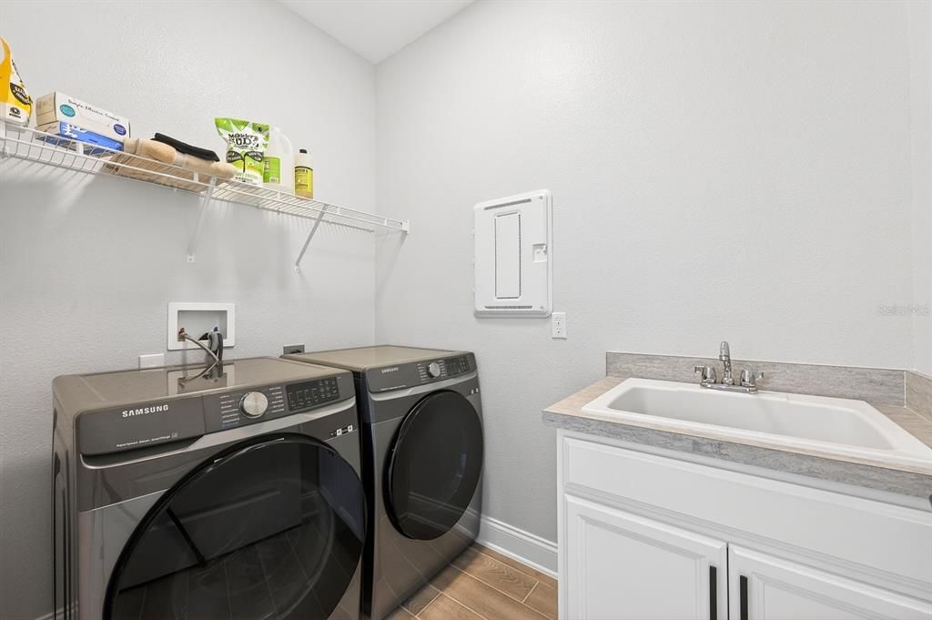 For Rent: $2,500 (3 beds, 2 baths, 1603 Square Feet)