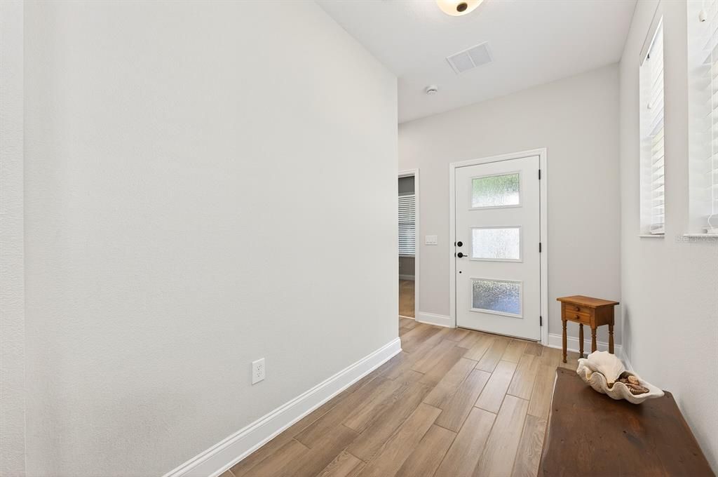For Rent: $2,500 (3 beds, 2 baths, 1603 Square Feet)