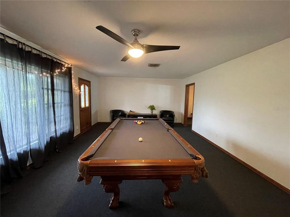 For Rent: $3,250 (4 beds, 2 baths, 3144 Square Feet)