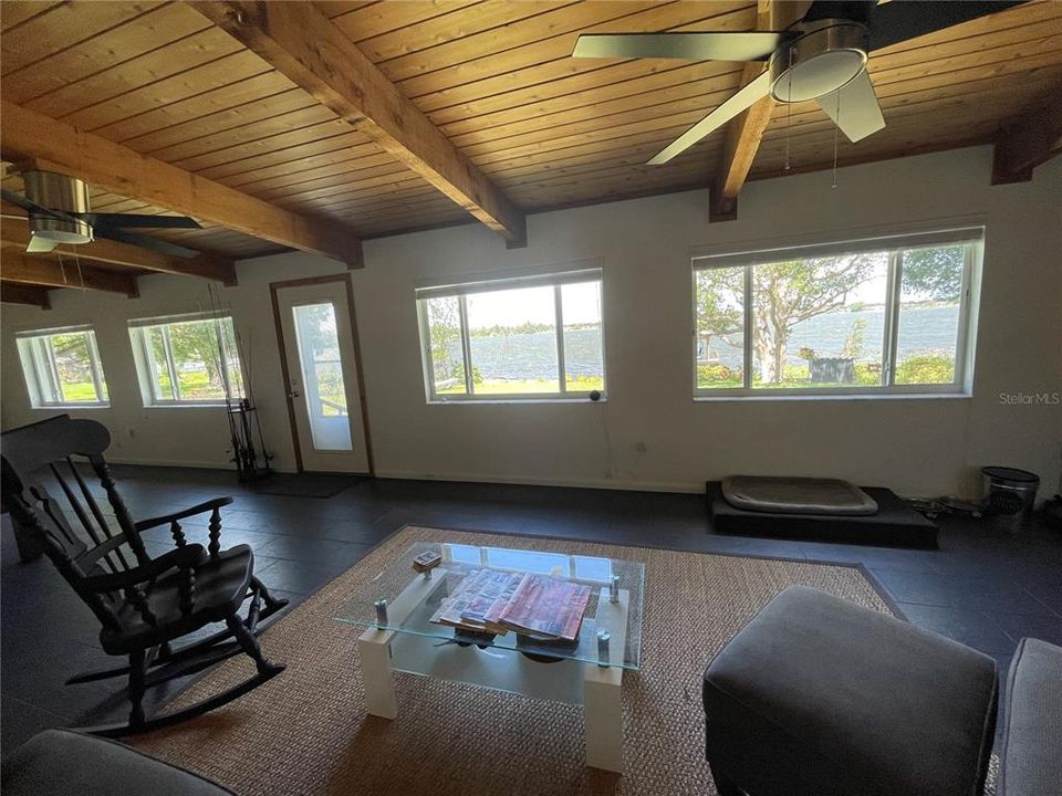 For Rent: $3,250 (4 beds, 2 baths, 3144 Square Feet)