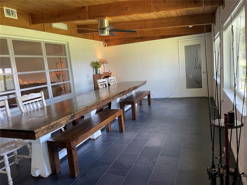 For Rent: $3,250 (4 beds, 2 baths, 3144 Square Feet)