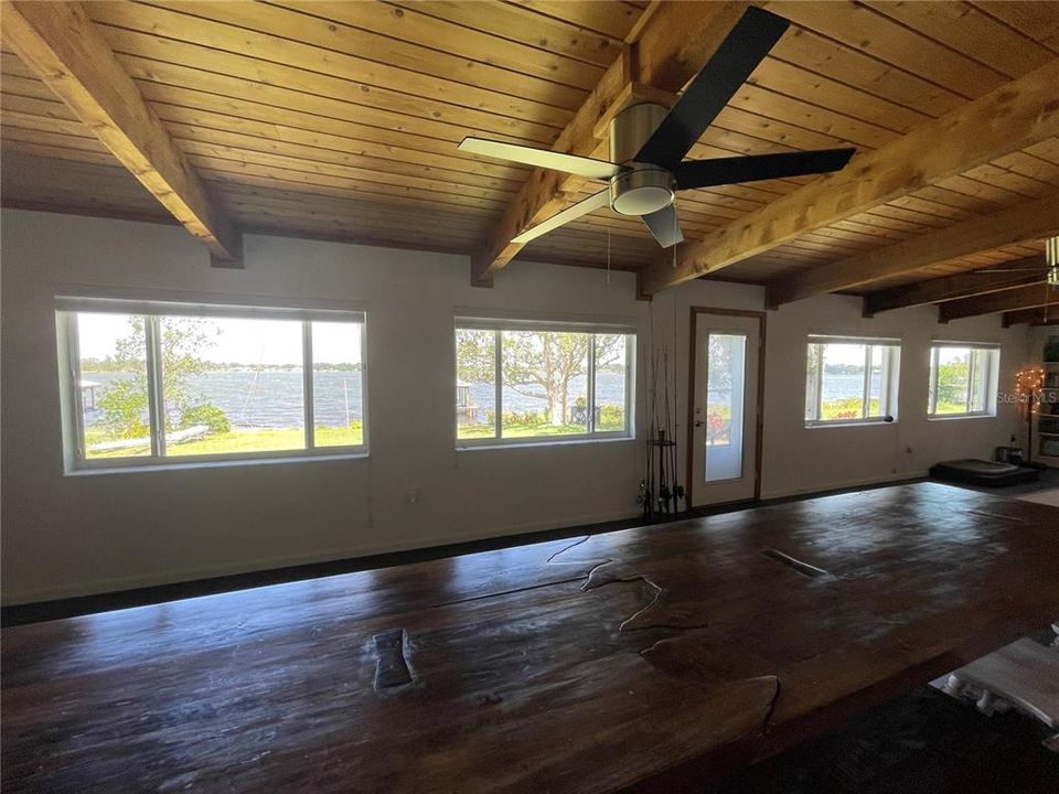 For Rent: $3,250 (4 beds, 2 baths, 3144 Square Feet)