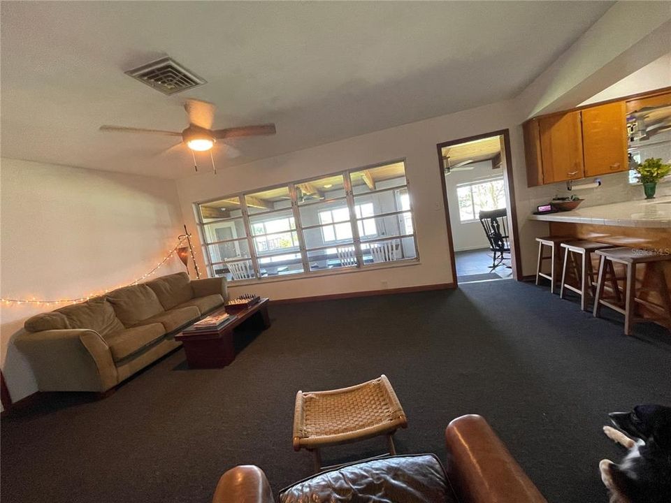 For Rent: $3,250 (4 beds, 2 baths, 3144 Square Feet)