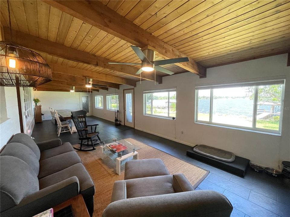 For Rent: $3,250 (4 beds, 2 baths, 3144 Square Feet)