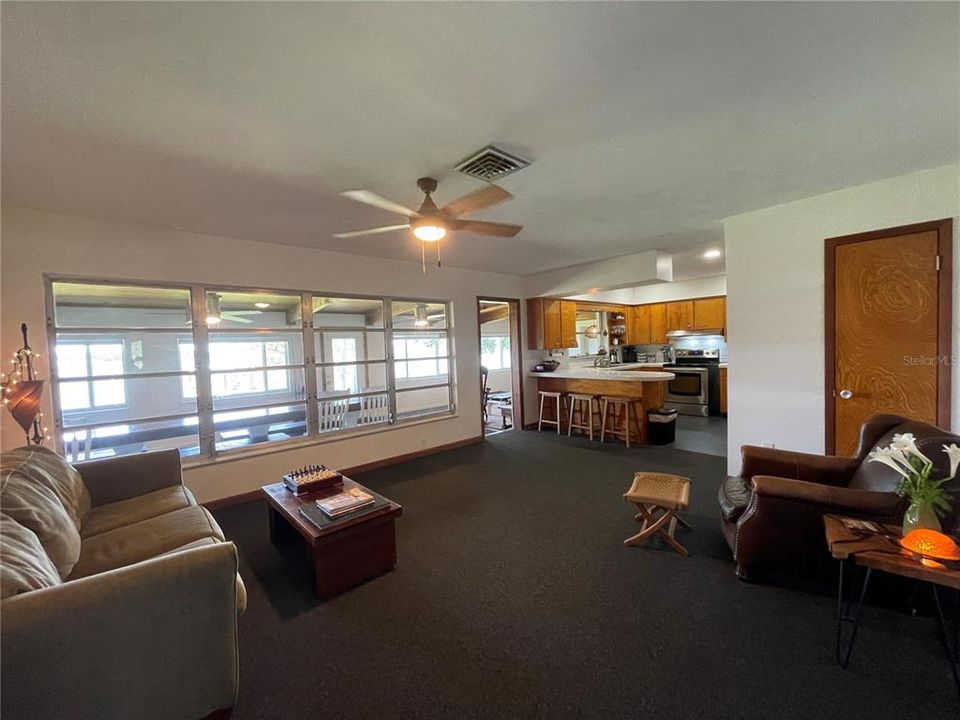 For Rent: $3,250 (4 beds, 2 baths, 3144 Square Feet)