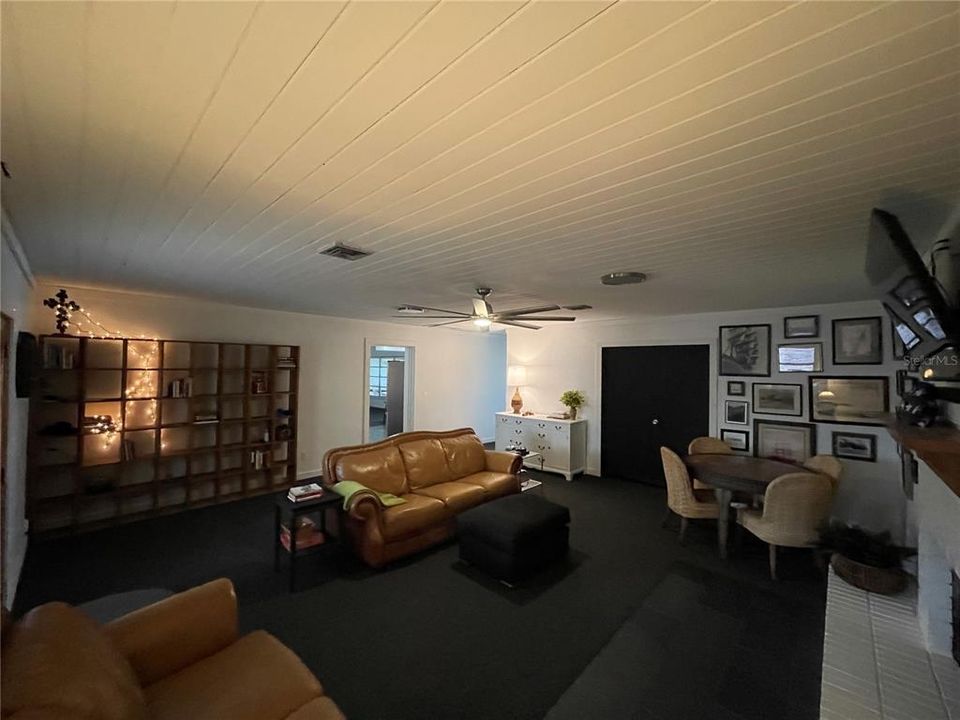 For Rent: $3,250 (4 beds, 2 baths, 3144 Square Feet)