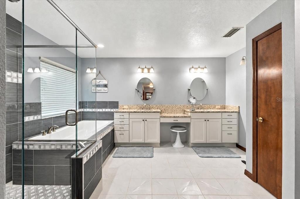En Venta: $540,000 (4 camas, 3 baños, 2591 Pies cuadrados)